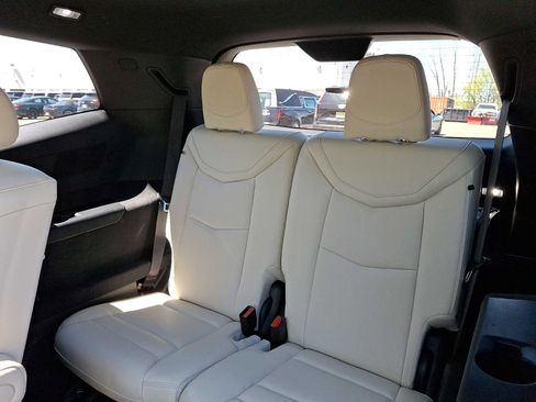 Certified 2023 Cadillac XT6 Sport w/ Technology Package AWD/4WD image 9