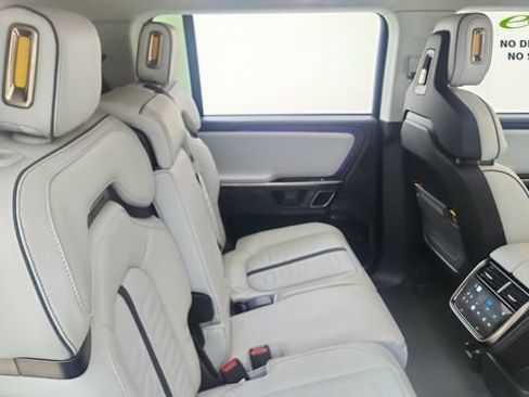 Used 2024 Rivian R1S Adventure AWD/4WD image 25