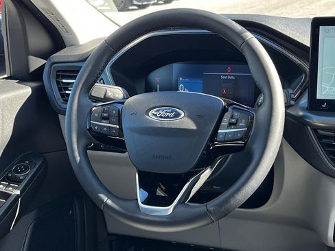 Used 2025 Ford Escape SE FWD image 6