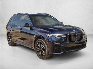 Used 2022 BMW X7 xDrive40i w/ M Sport Package AWD/4WD video 3