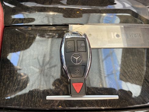 Used 2013 Mercedes-Benz SL 63 AMG image 43