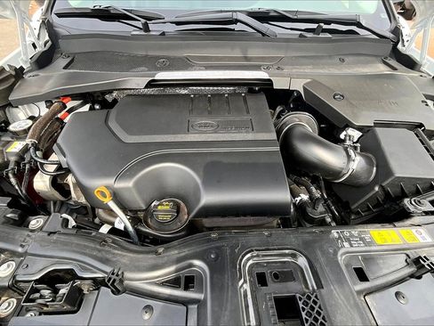 Certified 2025 Land Rover Discovery Sport S image 9