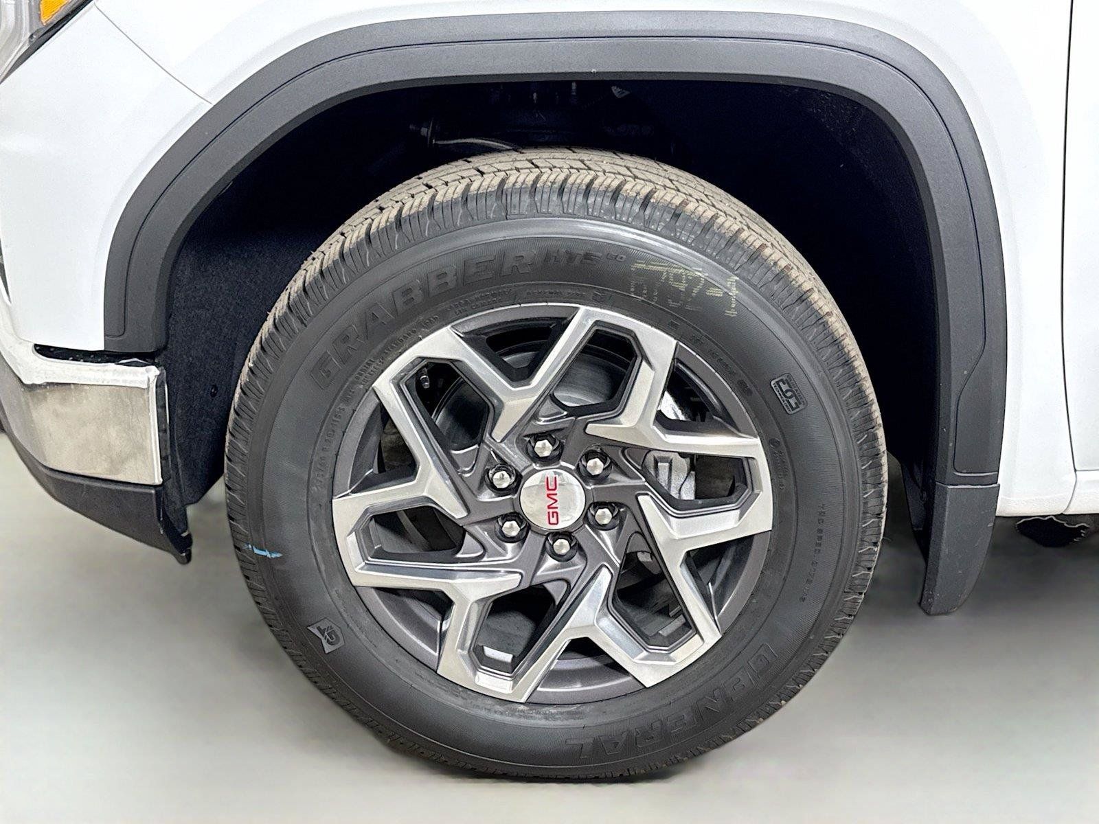 New 2026 GMC Sierra 1500 SLE w/ Preferred Package RWD image 19