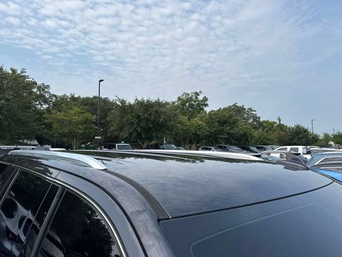 Used 2022 Cadillac Escalade Luxury RWD image 6