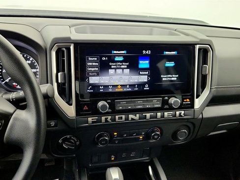 Used 2025 Nissan Frontier SV AWD/4WD image 17