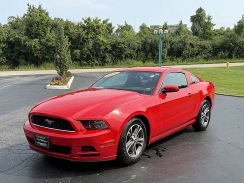 Used 2014 Ford Mustang Premium RWD image 2