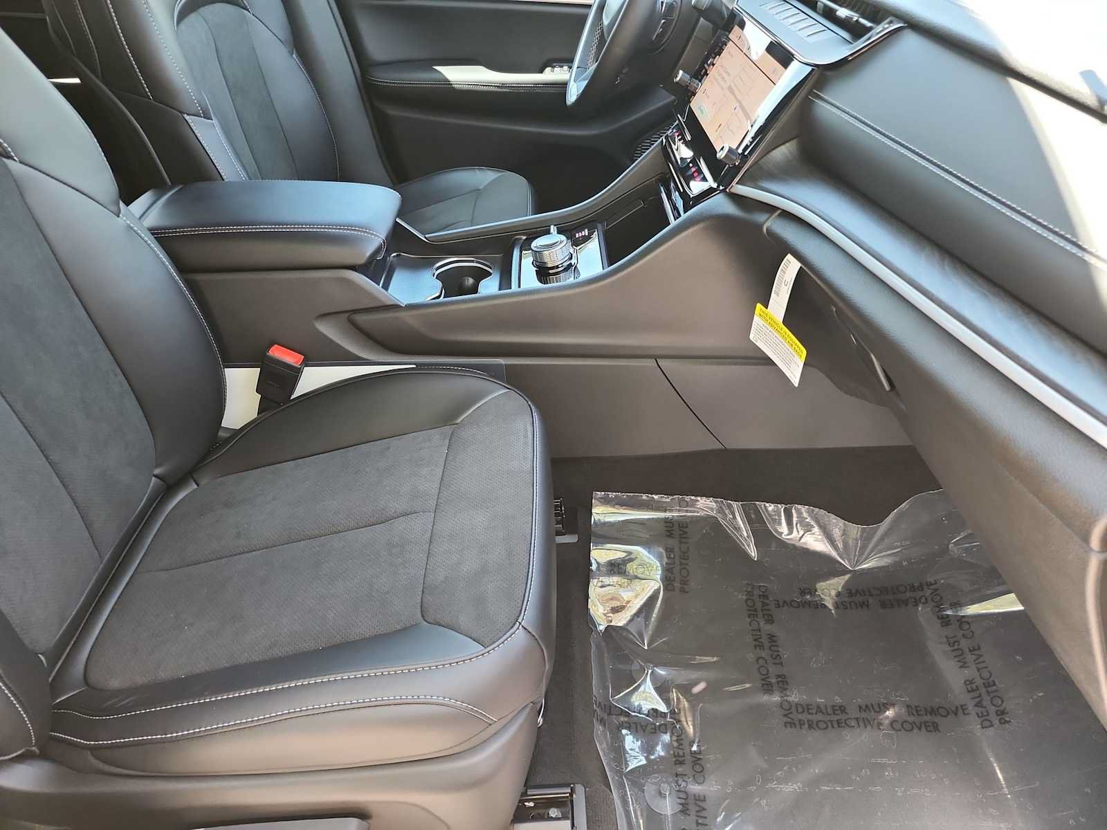 New 2026 Jeep Grand Cherokee Altitude AWD/4WD image 17