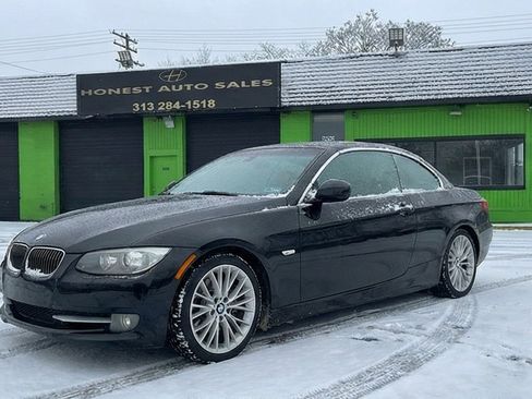 Used 2011 BMW 335i Convertible image 1