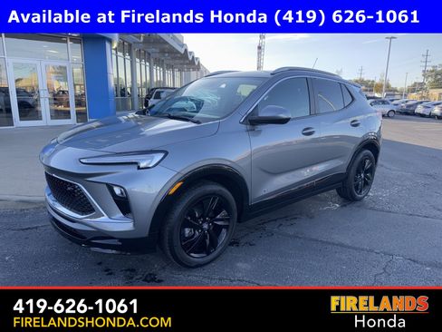 Used 2025 Buick Encore GX Sport Touring image 2