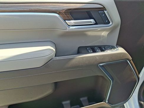 Used 2025 Chevrolet Silverado 1500 LT w/ LPO, Dark Essentials Package AWD/4WD image 12