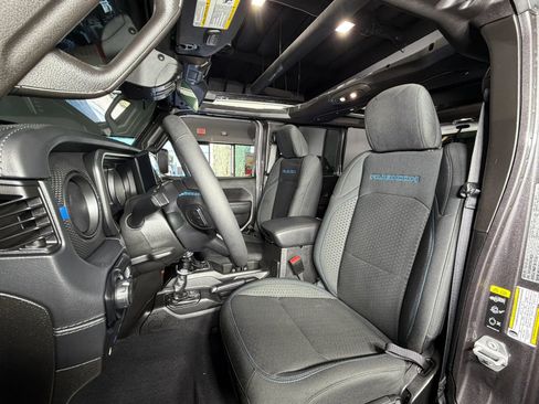 Used 2025 Jeep Wrangler Unlimited Rubicon 4xe w/ Convenience Group image 21