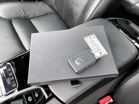 Used 2023 Volvo S60 T8 Plus w/ Climate Package image 35