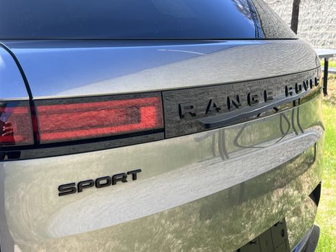 Used 2025 Land Rover Range Rover Sport Autobiography image 16