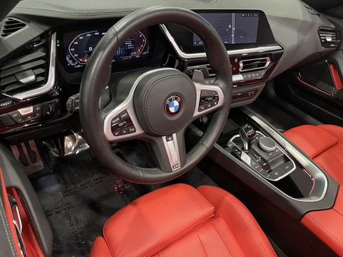 Used 2025 BMW Z4 M40i w/ Premium Package image 13
