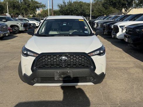 Certified 2025 Toyota Corolla Cross L FWD image 2
