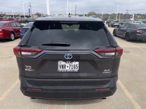 Used 2024 Toyota RAV4 XLE AWD/4WD image 6