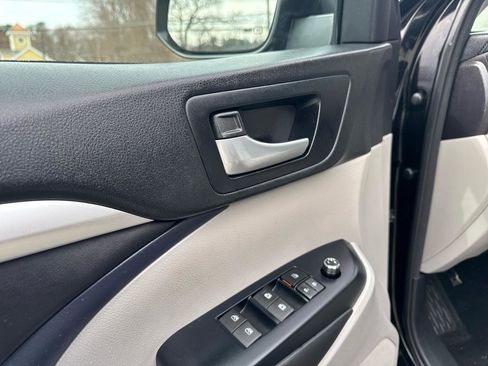 Used 2015 Toyota Highlander XLE AWD/4WD image 26