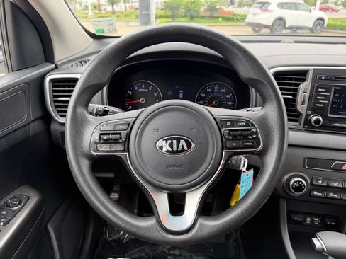 Used 2019 Kia Sportage LX AWD/4WD image 18