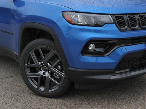 New 2026 Jeep Compass Limited w/ Limited Altitude Pack image 3