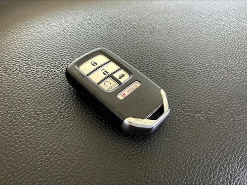 Used 2017 Honda Accord EX-L image 32