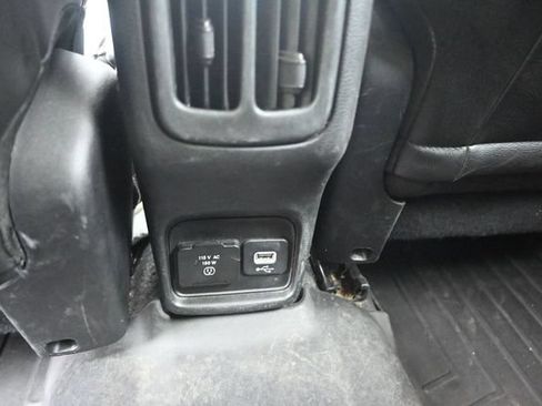Used 2018 Jeep Compass Latitude w/ Popular Equipment Group AWD/4WD image 18