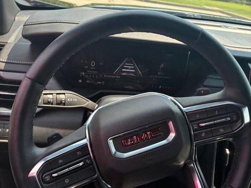 Used 2025 GMC Acadia Elevation AWD/4WD image 20