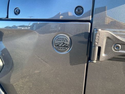 Used 2023 Jeep Gladiator Sport image 45