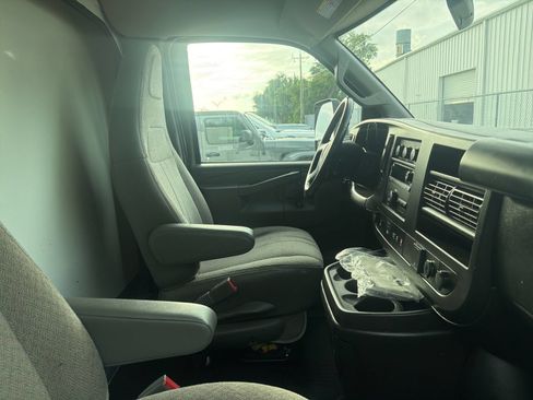 Used 2023 GMC Savana 3500 w/ Power Convenience Package RWD image 9