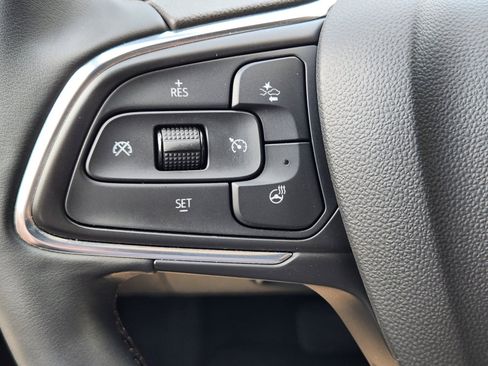 Used 2024 Buick Envista Sport Touring w/ Convenience I Package FWD image 22