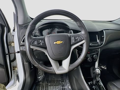 Used 2020 Chevrolet Trax Premier AWD/4WD image 11
