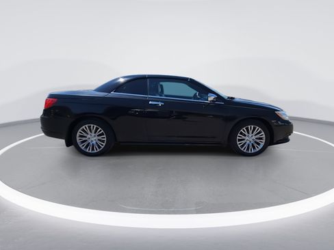 Used 2013 Chrysler 200 Limited FWD image 9