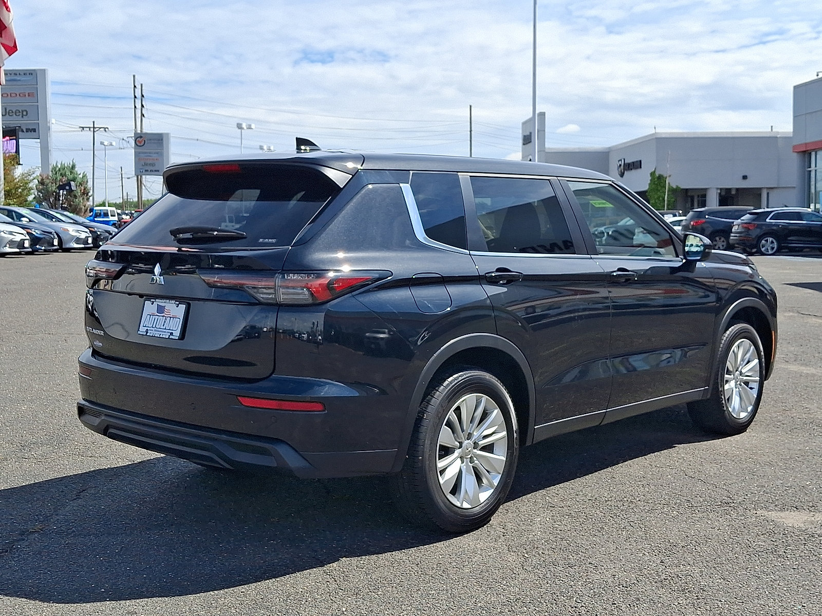 Used 2025 Mitsubishi Outlander ES AWD/4WD image 7