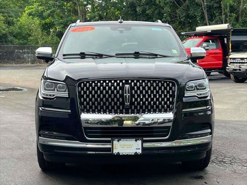 Used 2024 Lincoln Navigator Black Label AWD/4WD image 2