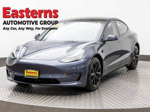 Used 2023 Tesla Model 3 Standard Range image 1