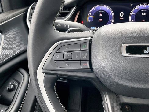 Certified 2023 Jeep Grand Cherokee Altitude image 30