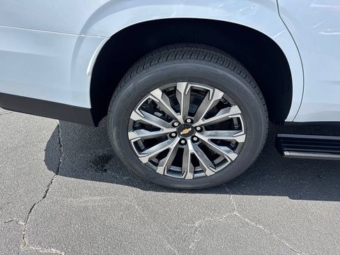 New 2026 Chevrolet Tahoe High Country AWD/4WD image 18