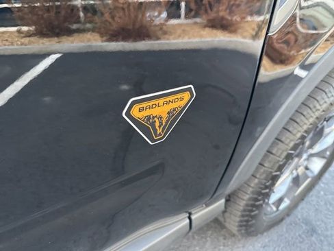 Used 2023 Ford Bronco Sport Badlands image 9