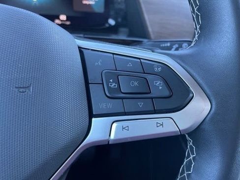 Used 2024 Volkswagen Atlas SE image 19