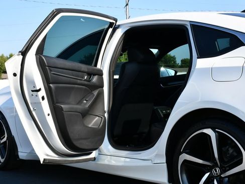 Used 2022 Honda Accord Sport image 19