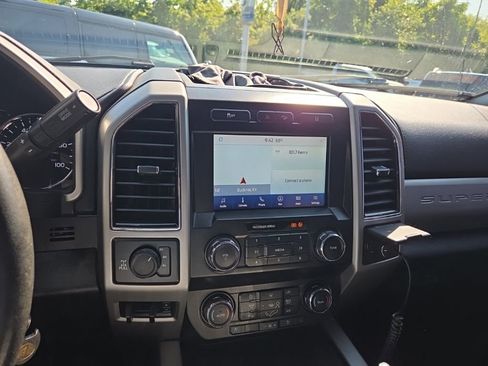 Used 2020 Ford F350 Lariat AWD/4WD image 11