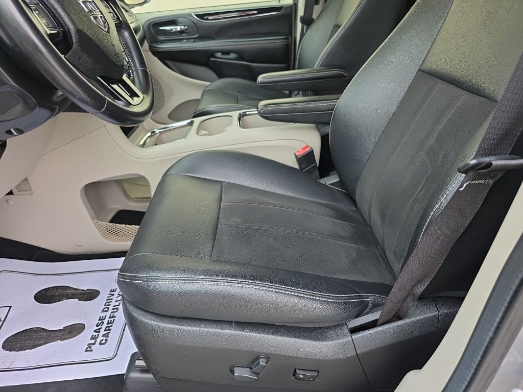 Used 2019 Dodge Grand Caravan SXT FWD image 15