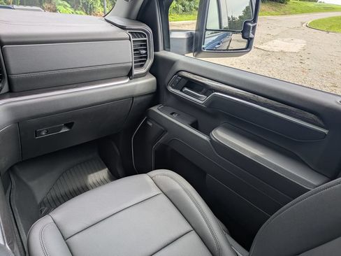 Used 2025 Chevrolet Silverado 2500 LTZ w/ Trail Boss Package AWD/4WD image 17