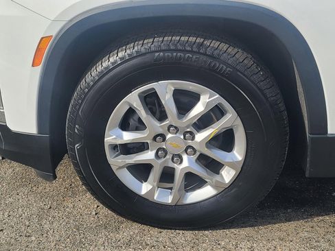 Used 2023 Chevrolet Traverse LS AWD/4WD image 33