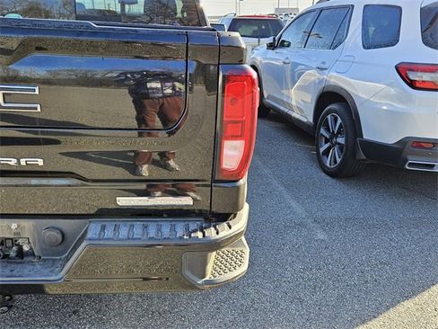 Used 2021 GMC Sierra 1500 Elevation w/ Preferred Package image 14