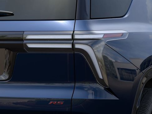 New 2027 Chevrolet Traverse RS w/ LPO, Floor Liner Package FWD image 12