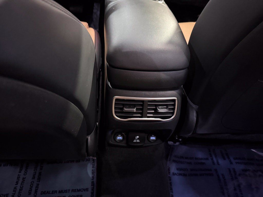 Used 2023 Hyundai Santa Fe Calligraphy AWD/4WD image 27