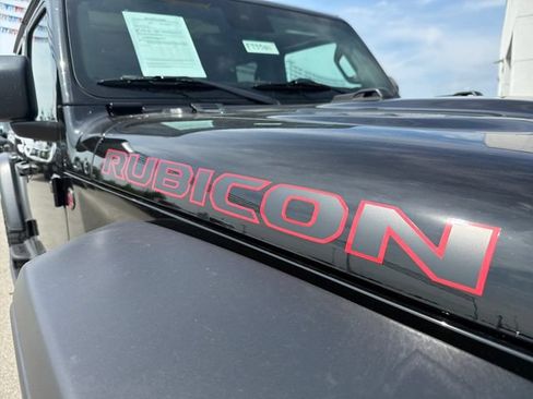 Used 2025 Jeep Gladiator Rubicon w/ Convenience Group AWD/4WD image 4