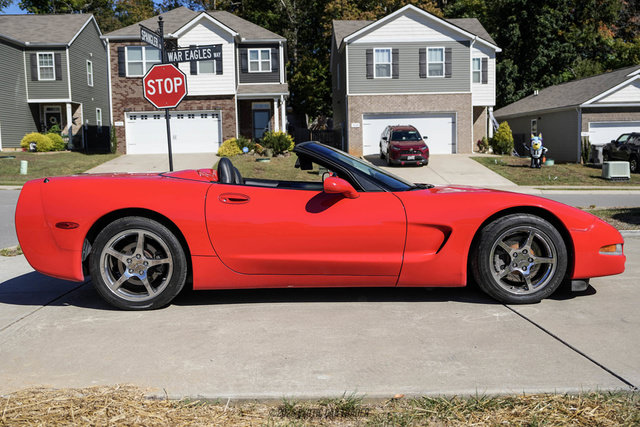 Used 1999 Chevrolet Corvette Convertible w/ Memory Pkg RWD image 8