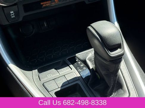 Used 2019 Toyota RAV4 LE FWD image 24