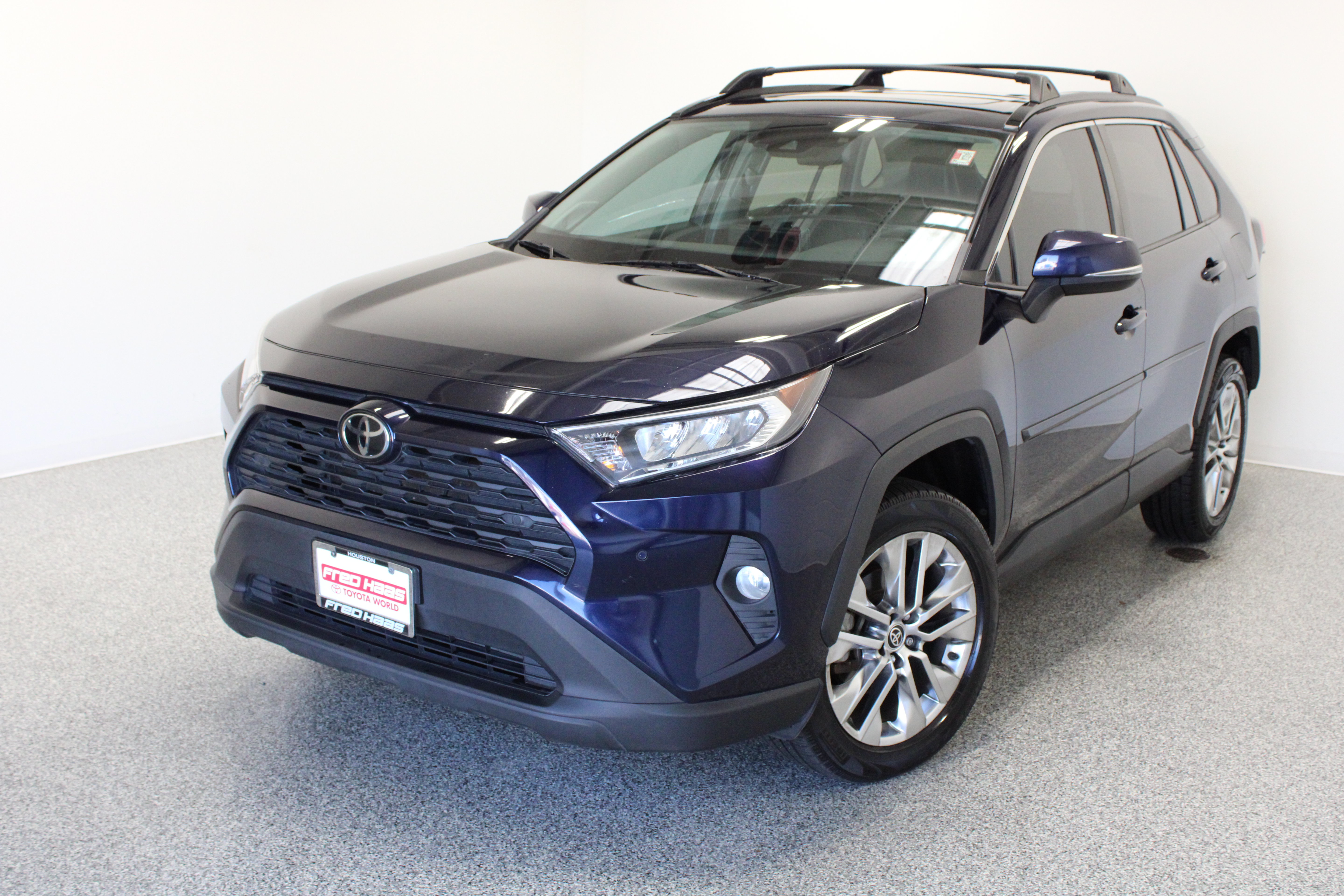 Used 2021 Toyota RAV4 XLE Premium FWD image 2